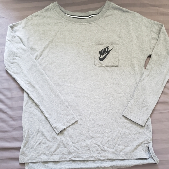 Nike Long Sleeve Pocket Tee - Picture 2 of 6